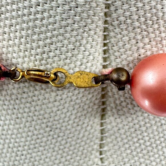 VTG Vogue Necklace Pink Beaded Hand Knotted Feminine Classic - Picture 7 of 10